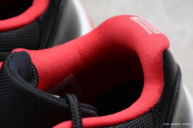 Reps LUCY 11 Red  Air Retro mens Black Low 